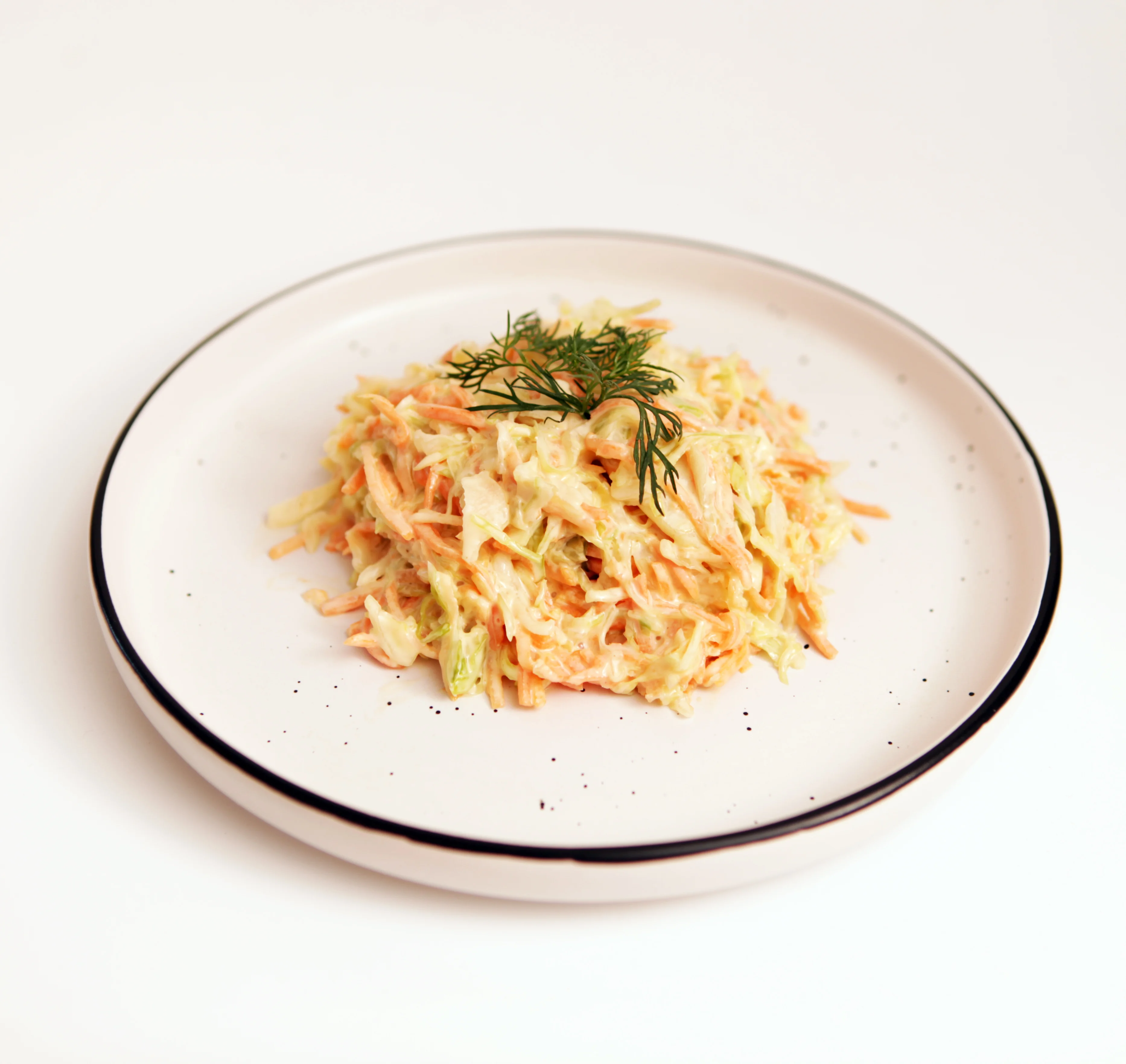 Салат с копченым сыром и морковью